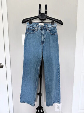 Abercrombie & Fitch The Loose High Rise Straight Leg Jeans Waist 25 Blue